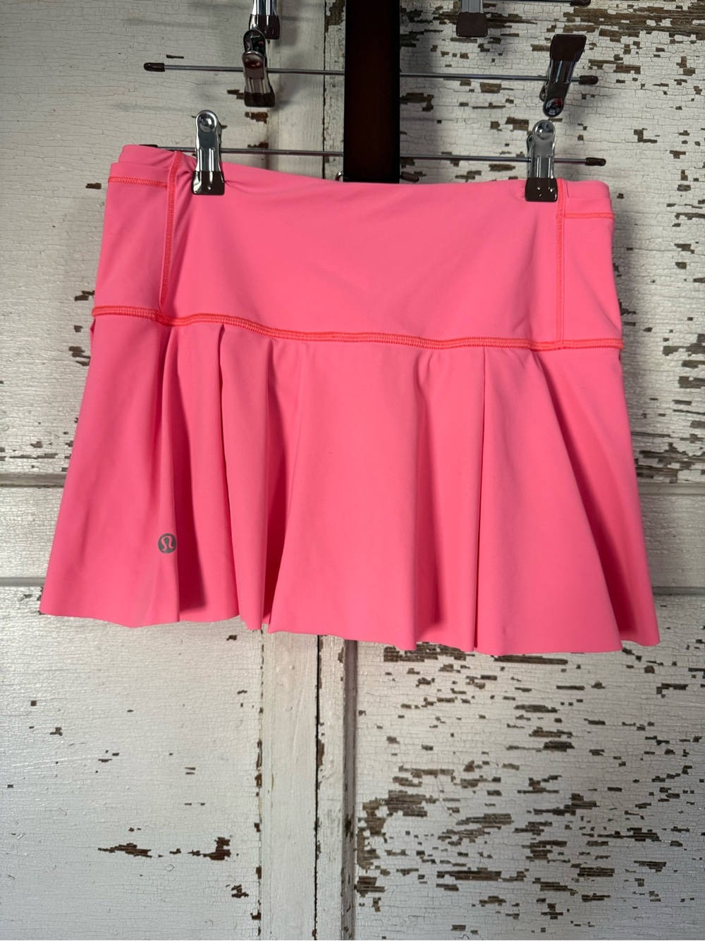 lululemon SIZE 4 Bright Pink Pleated Athletic Skort